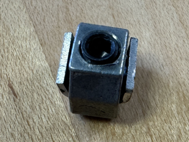 Klemmteil für Aufzugsband